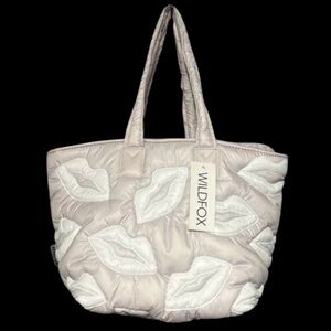 Wildfox Puffy Lips Tote Bag,silver/white nwt